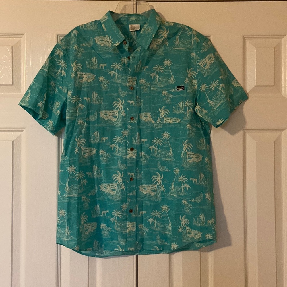 Duke’s Waikiki Desert Themed Hawaiian Button-down Shirt